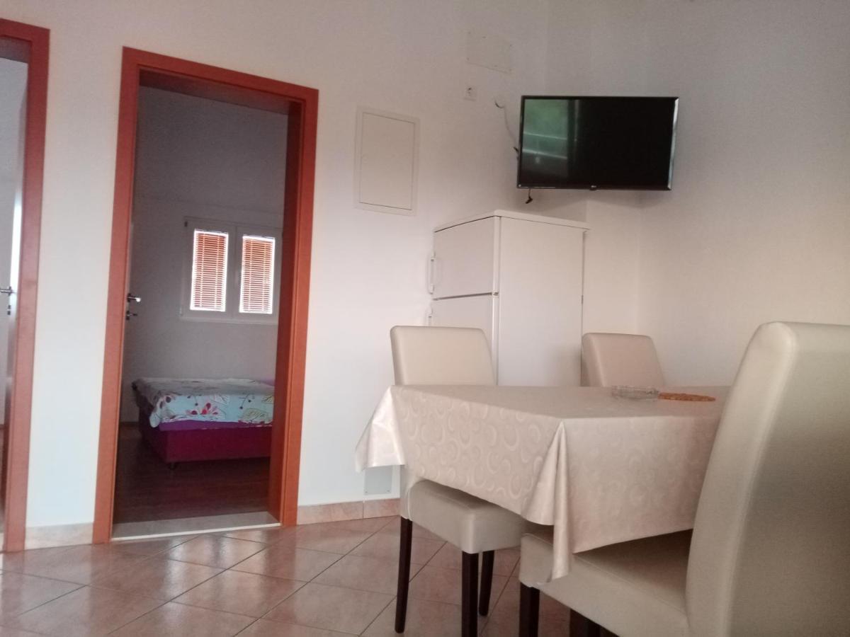 Apartman Kristina Sa Dvije Sobe Биоград-на-Мору Экстерьер фото