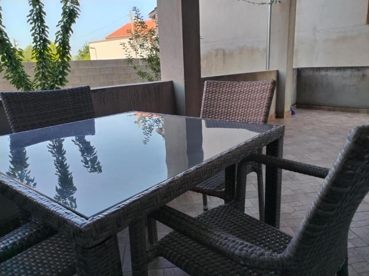 Apartman Kristina Sa Dvije Sobe Биоград-на-Мору Экстерьер фото